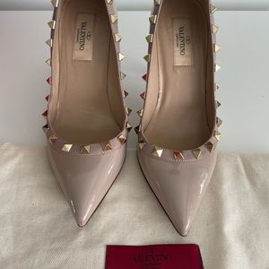 Valentino Rockstud Pumps